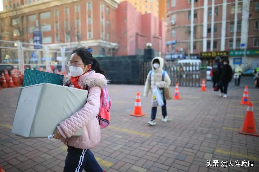太阳当空照花儿对我笑儿童歌曲,太阳当空照花儿对我笑