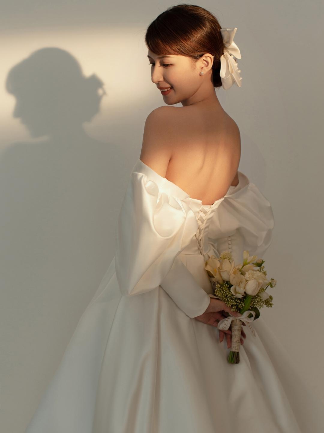 韩式极简光影婚纱照风格特色,一组极简韩式婚纱照