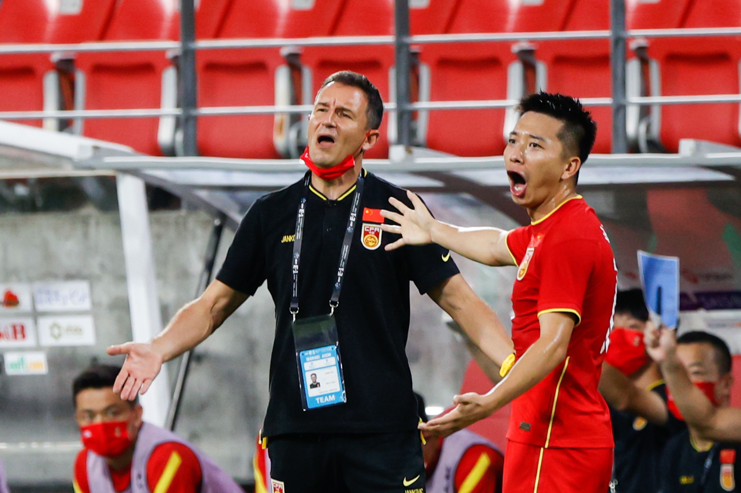 中国男足“新老交替”成笑话：平均年龄29.9岁！七年了仍原地踏步