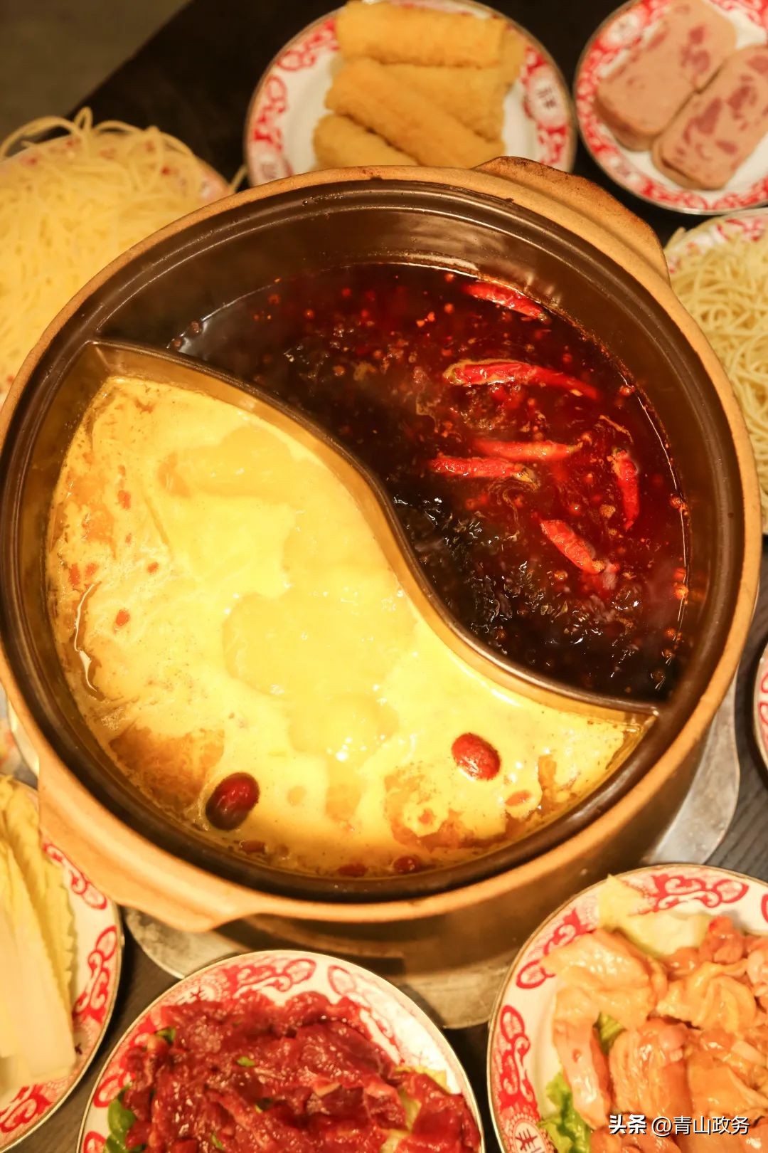 打卡恩施街｜在小马驹港式打边炉，组一个“朋克养生”局