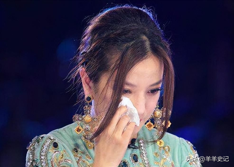 野心炸裂的赵薇，罪名远不止亲日辱华，如今原形毕露下场大快人心