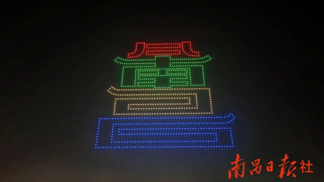 今夜的银泰格外璀璨,今夜的霓虹灯璀璨