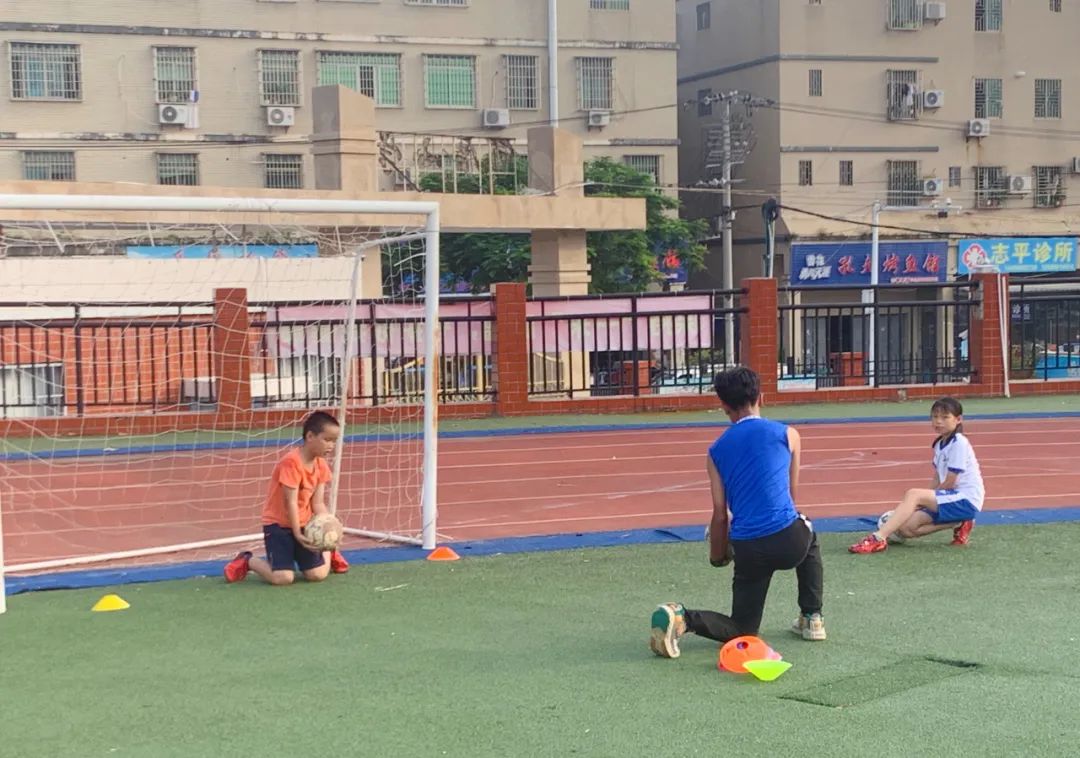 我们的校园㊱|何厝小学：一样的成长，不一样的精彩~