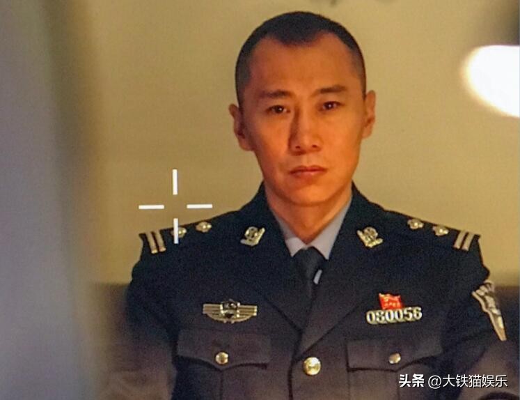 高开低走的6位男星，出道就演男一，王炸后一路下滑，贵圈太现实