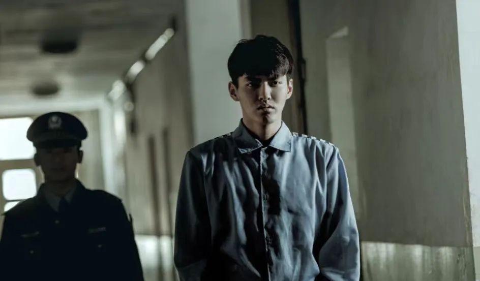 2天8个瓜：俩娃的爹出轨、女星当小三、79岁老头猥亵，个个毁三观