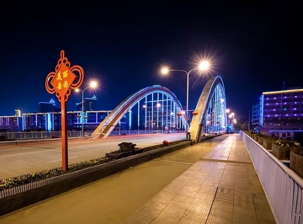 安徽一女子带两女儿投水溺亡事件,安徽一女子劝解下跳河溺亡