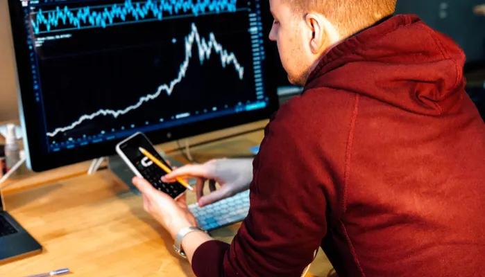 乌云密布风雨飘摇,乌云密布股票行情