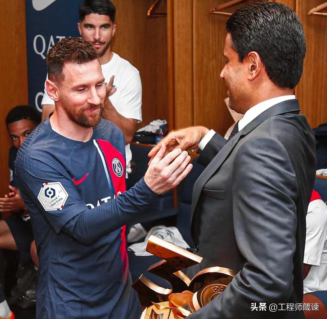 足球夏天是个告别的季节,足坛告别的季节