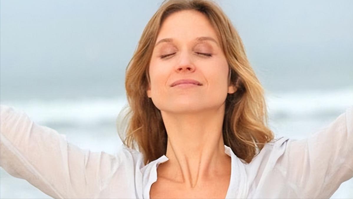 乳腺纤维瘤和乳腺囊肿的临床表现,乳腺纤维瘤手术后又长了会癌变吗