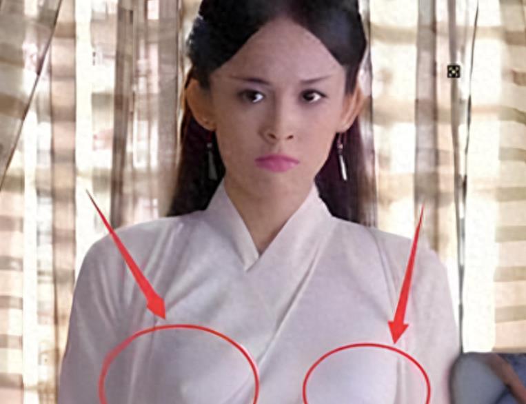 胸罩*点露**，花式泳衣，这些辣眼睛的操作，导演肚子里没一点墨水吗