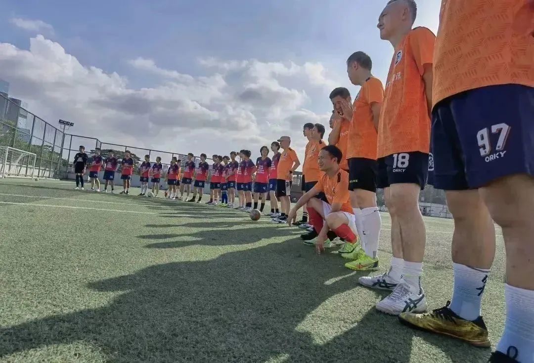 踢足球的学长,踢足球印象深刻的同学