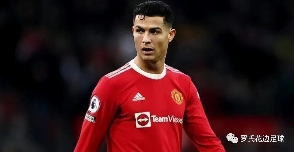 乔治娜晒与c罗旧胖妹时合照,乔治娜发文称赞c罗