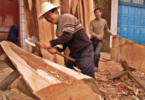 这个不被人关注的生意，为何成了这个镇上发展最快的产业……