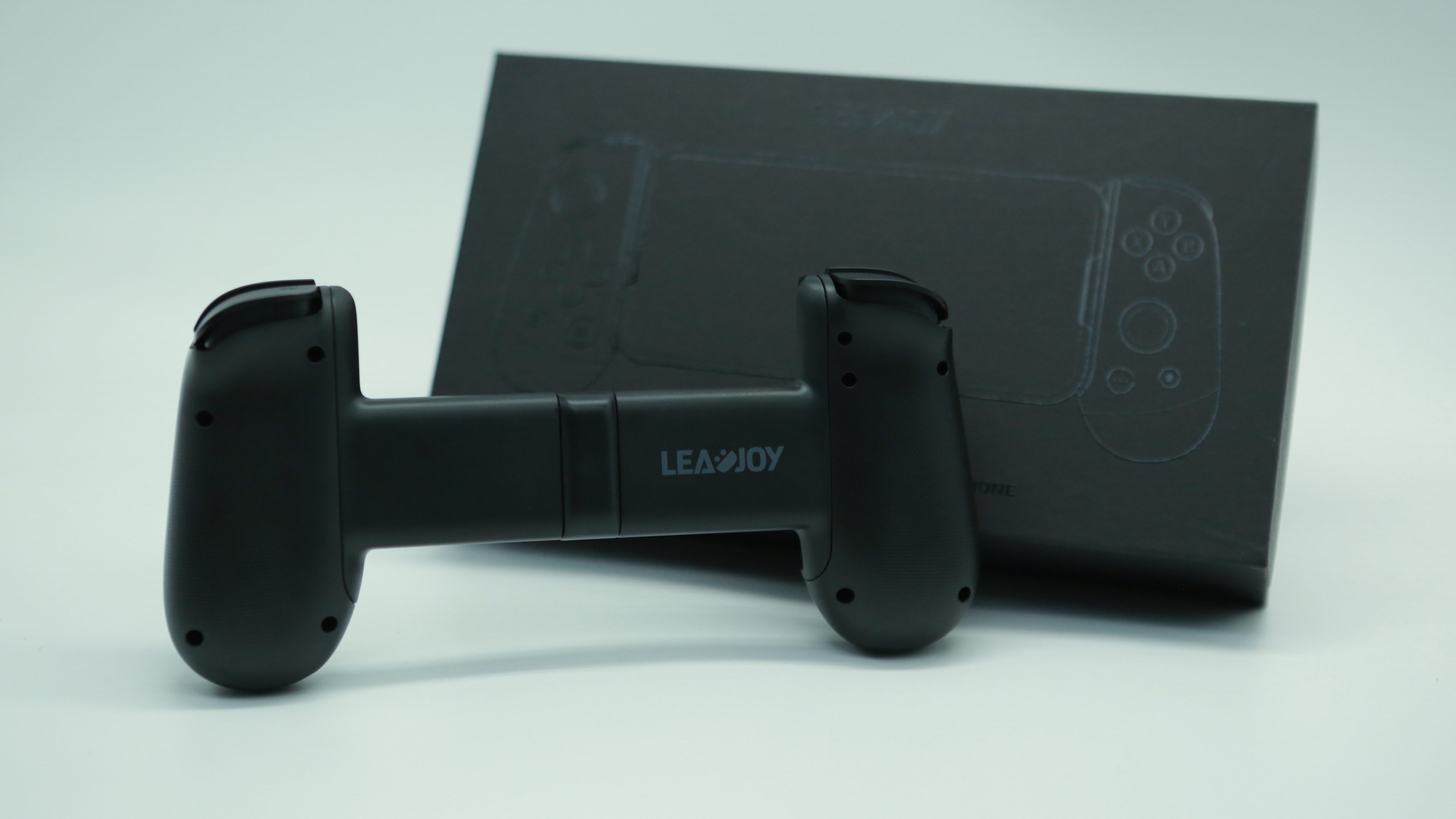 手机手柄秒变掌机,苹果游戏手柄m1b体验