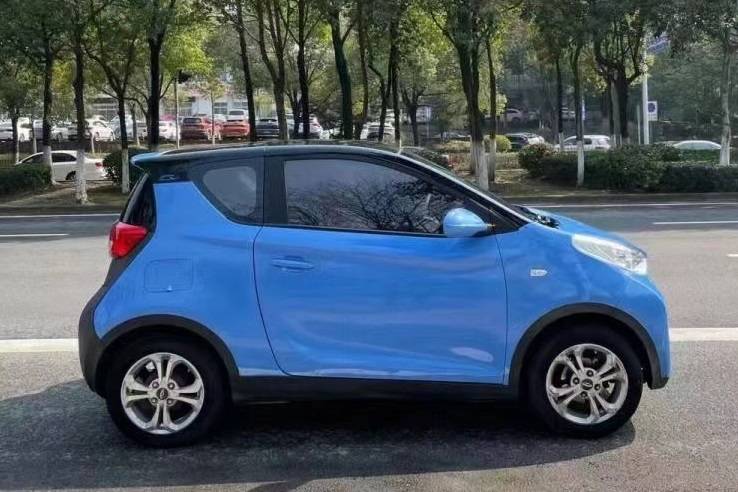 小蚂蚁充电显示正常充不进去电,小蚂蚁充不满电对电池损伤吗