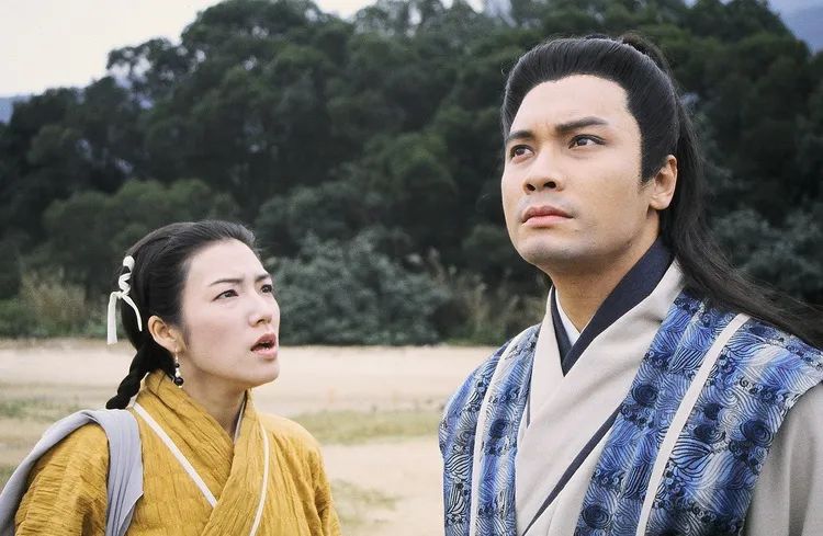 鑳″啗鐗堝皠闆曡嫳闆勪紶涓殑绁為洉渚犱荆,鑳″啗婕旂殑灏勯洉鑻遍泟浼犵涓夊崄涓冮泦