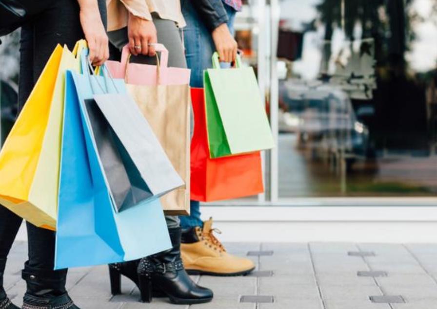 “健身房被教练吐槽瑜伽裤太丑”事件：有些人虚荣的样子可真丑！