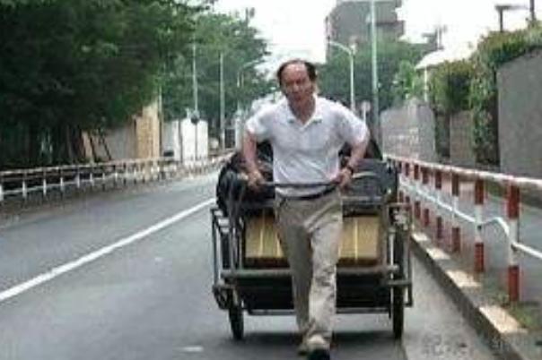 上海小伙负债42万到日本求学,被骗到农村成了黑户,打工15年养家人