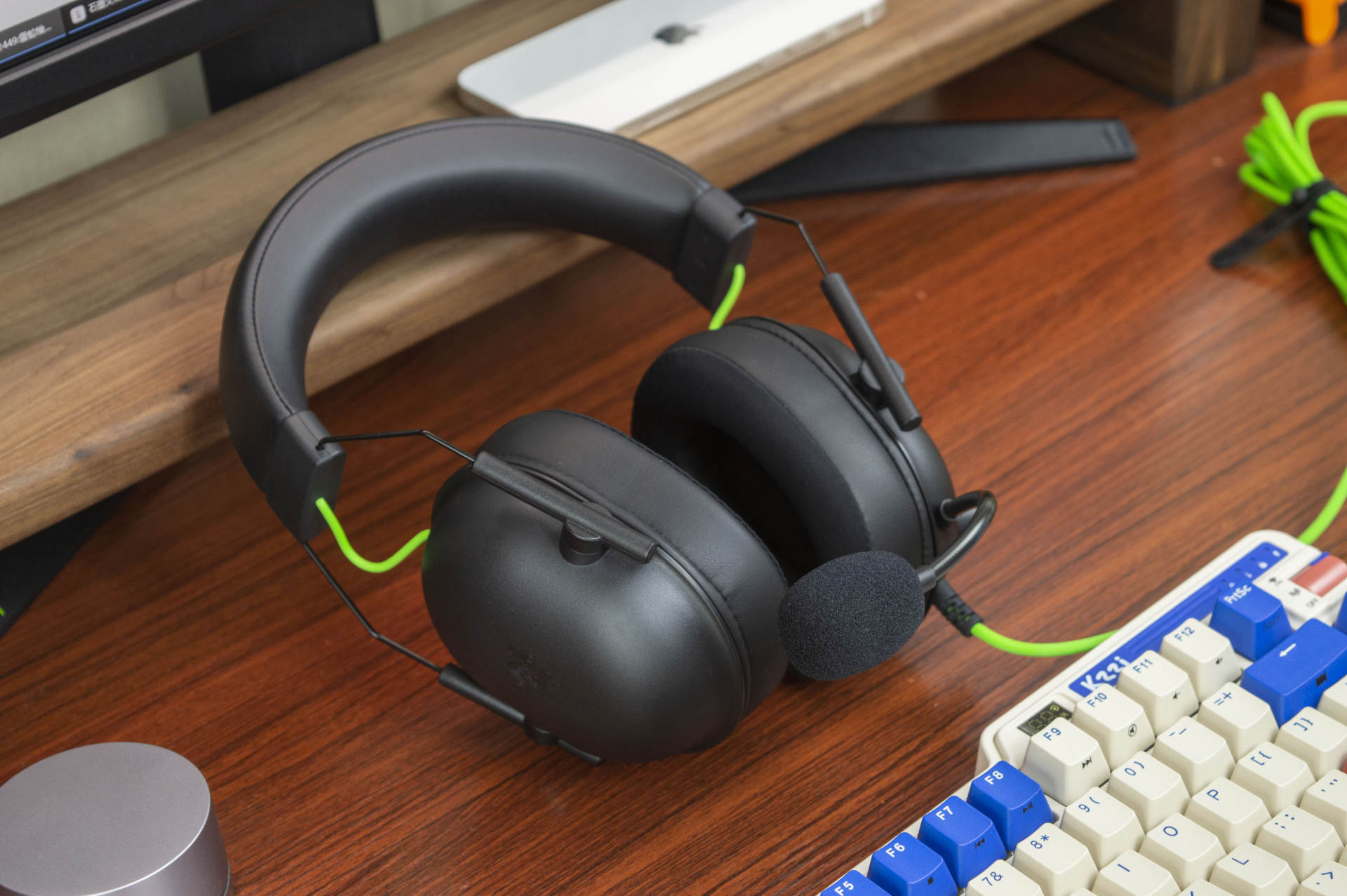 razer雷蛇旋风黑鲨v2x和平精英,雷蛇旋风黑鲨V2游戏耳机