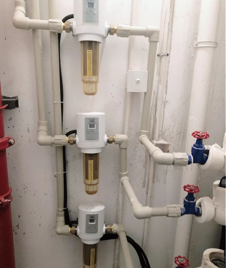 厨房水龙头热水软管堵了怎么清理,洗手盆里水龙头洞怎样堵