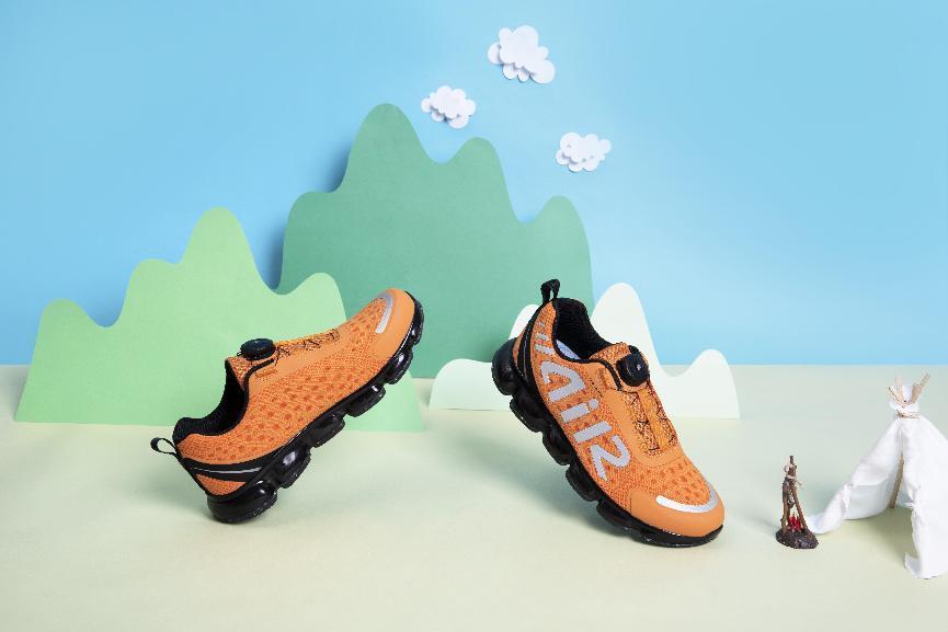 孩子成长的速度快,怎么选择高质量儿童鞋子