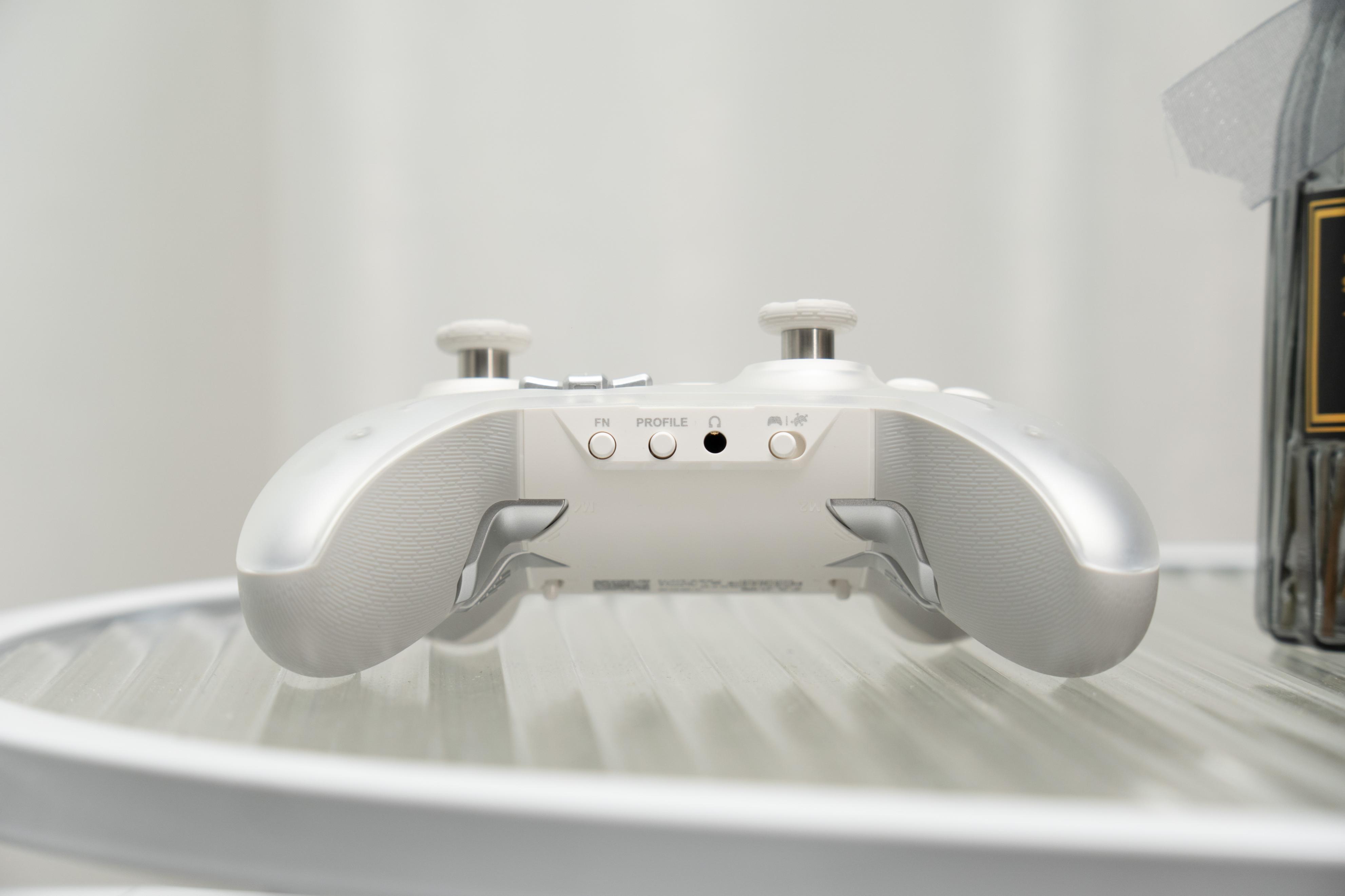 北通游戏手柄宙斯2,北通宙斯2手柄好还是pro手柄好