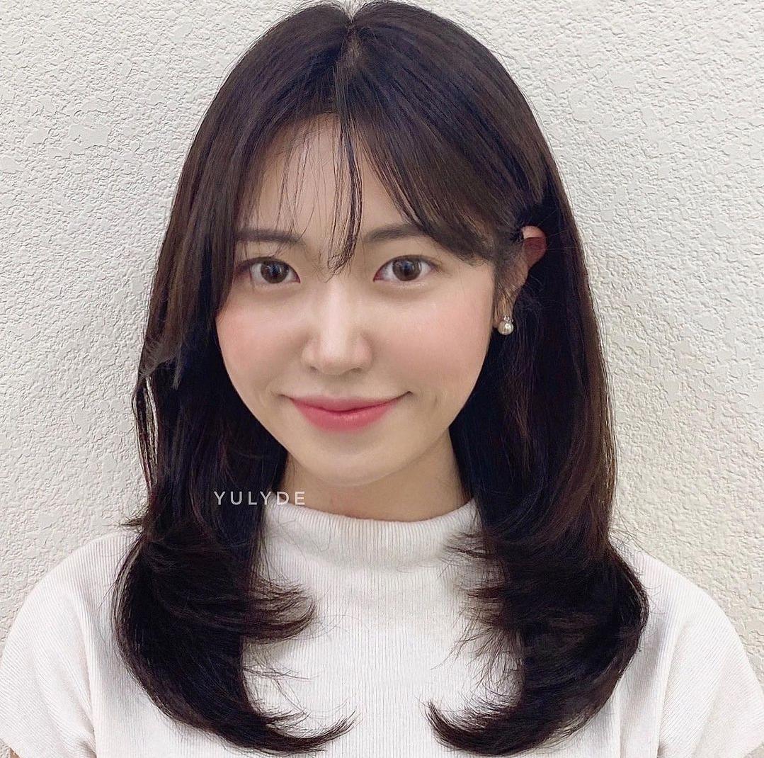 大圆脸适合什么发型,圆脸烫什么发型好看