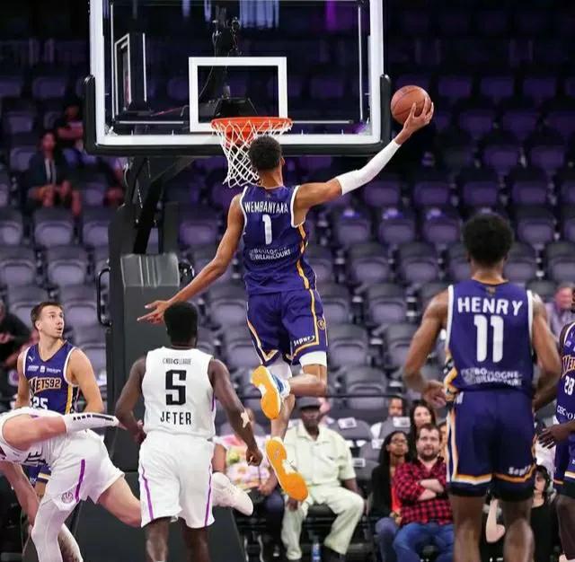 詹姆斯新赛季对抗文班亚马,詹姆斯和文班亚马第一个赛季数据