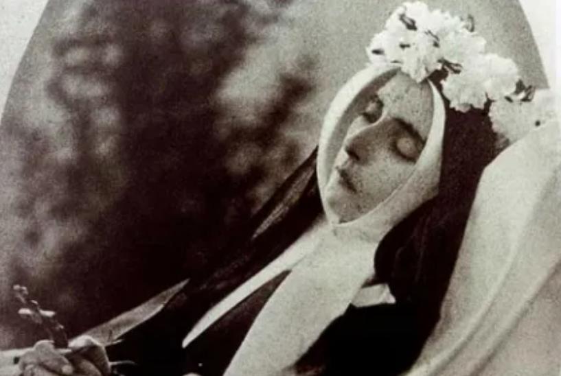 娉曞浗鍦ｅコ鑲夎韩涓轰綍鐧惧勾涓嶈厫,娉曞浗鍦ｅコ姝诲悗瀹归涓嶈厫