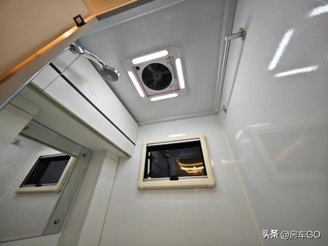 自由炮越野房车实际使用游记,全新自由炮房车c布局亮相