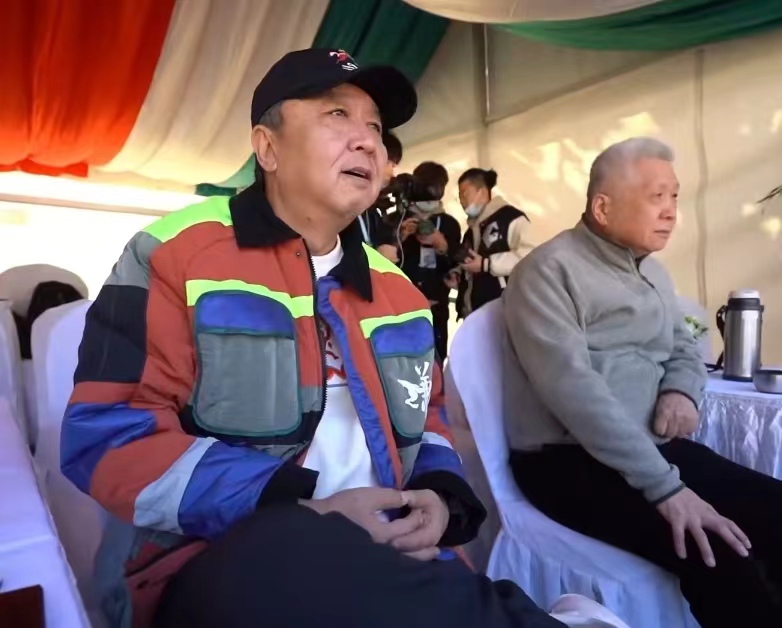 于谦赛马夺冠,于谦速度赛马