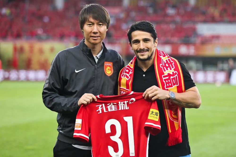 一地鸡毛何去何从,国足归化球员何去何从