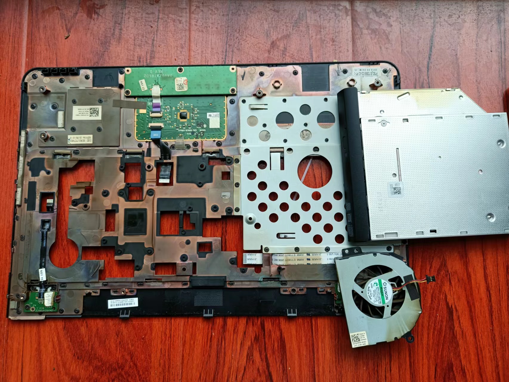 戴尔n4110笔记本电脑拆机清灰教程,戴尔灵越n4110