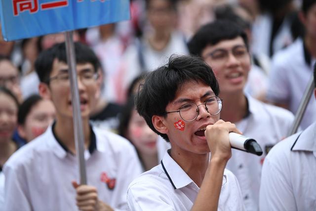 把足球纳入中国高考会怎样,高考足球新政策