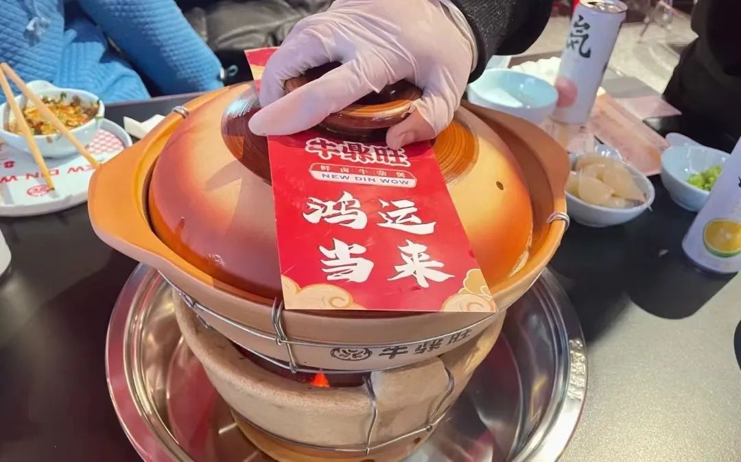 企业食堂宣传标语吸引人,餐饮吸引人的活动条幅标语