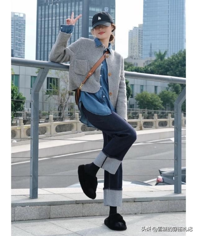 短靴已经失宠了！今年流行“毛毛鞋”，搭阔腿裤，简直是天生一对