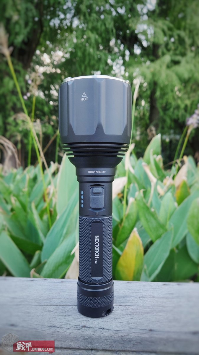纳丽德p80手电筒远射效果,纳丽德手电筒强光远射