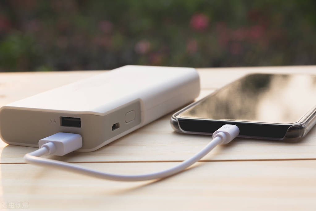 手机最伤电池的三种充电方式,注意了这4种充电方式非常伤手机