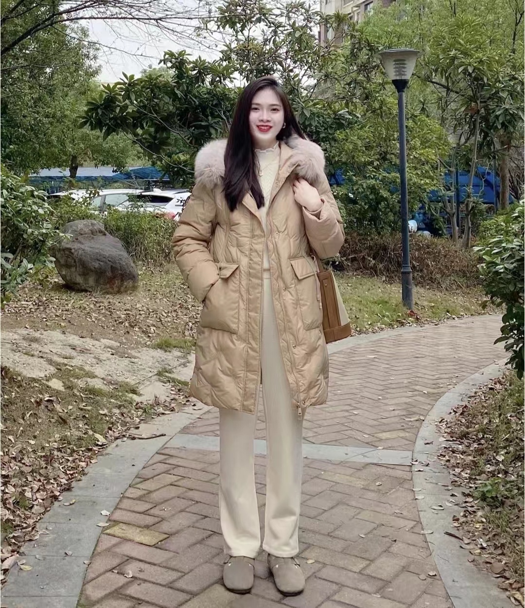 羽绒服搭配什么衣服保暖又好看,羽绒服的穿搭秘籍有哪些