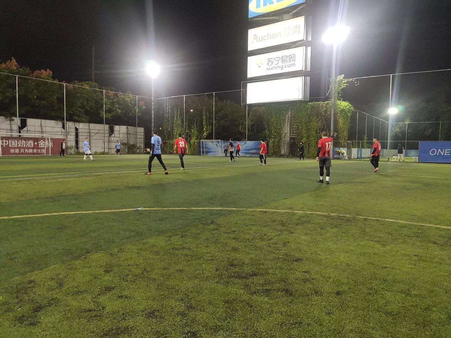 业余足球边锋怎么踢,如何踢业余足球联赛