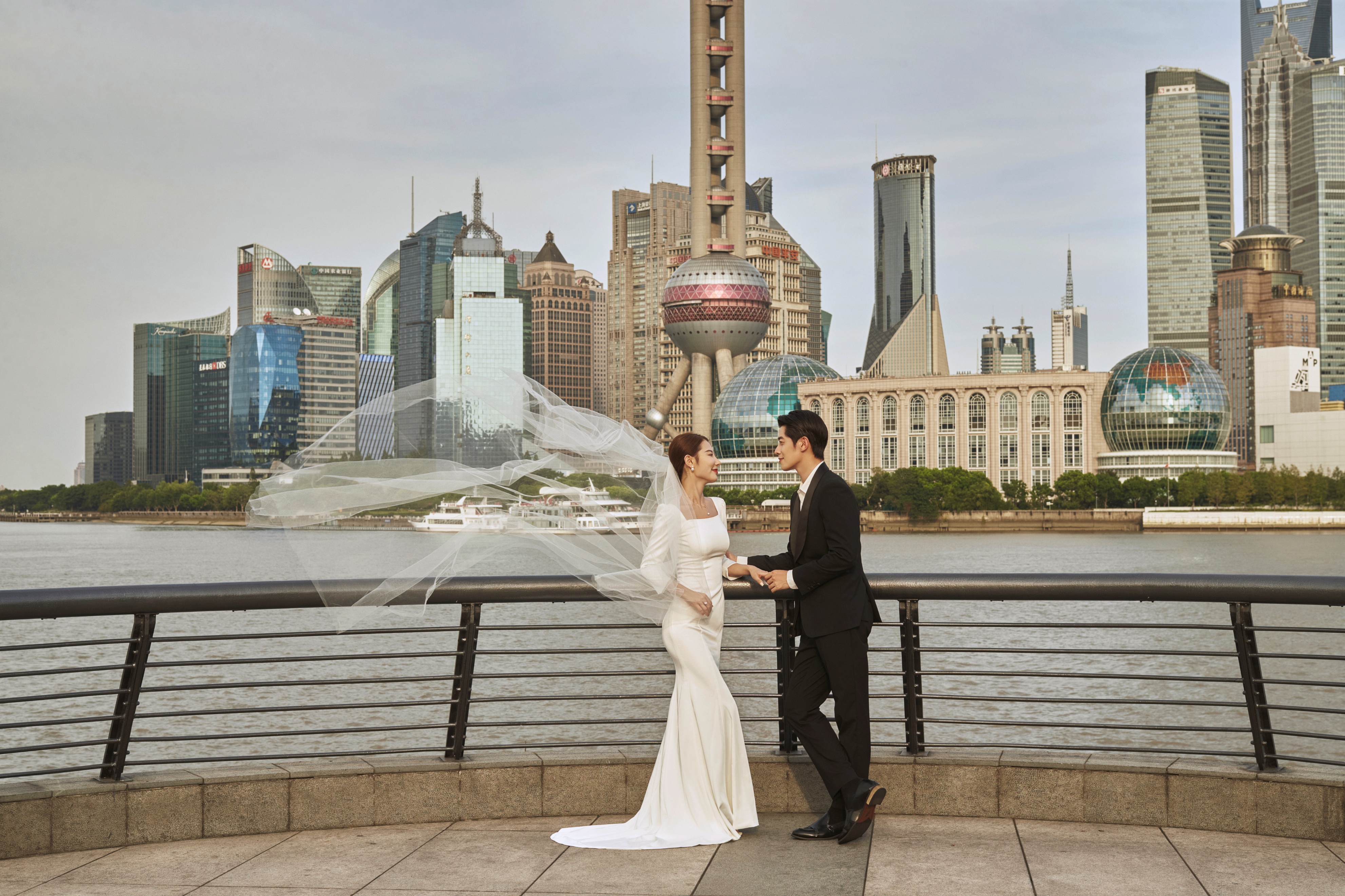 上海拍婚纱避坑,上海拍婚纱照现代