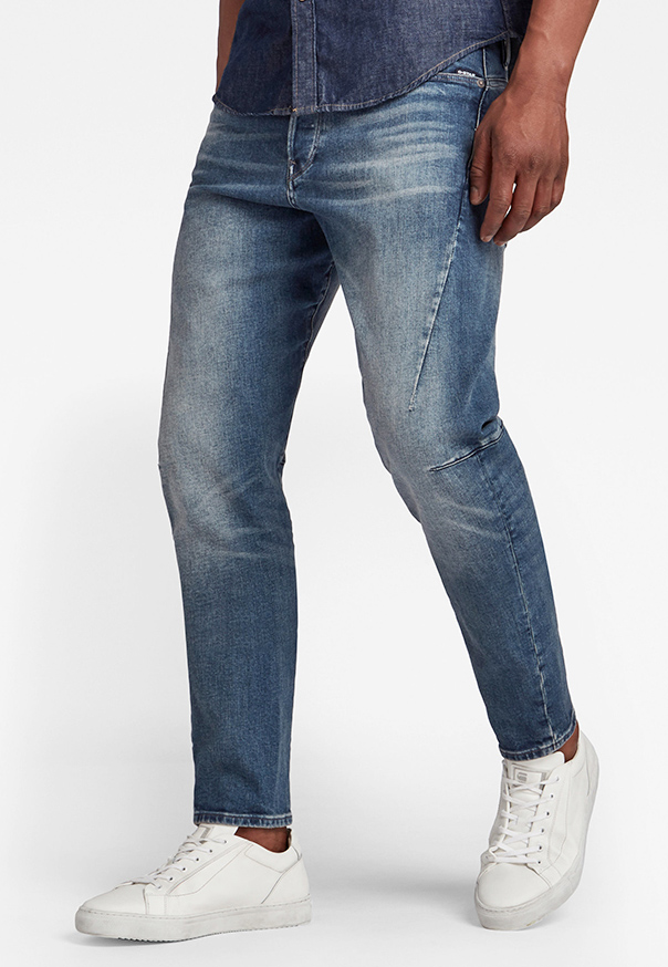 二十多块钱一条的牛仔裤,几十块钱的牛仔裤和100块钱的差别