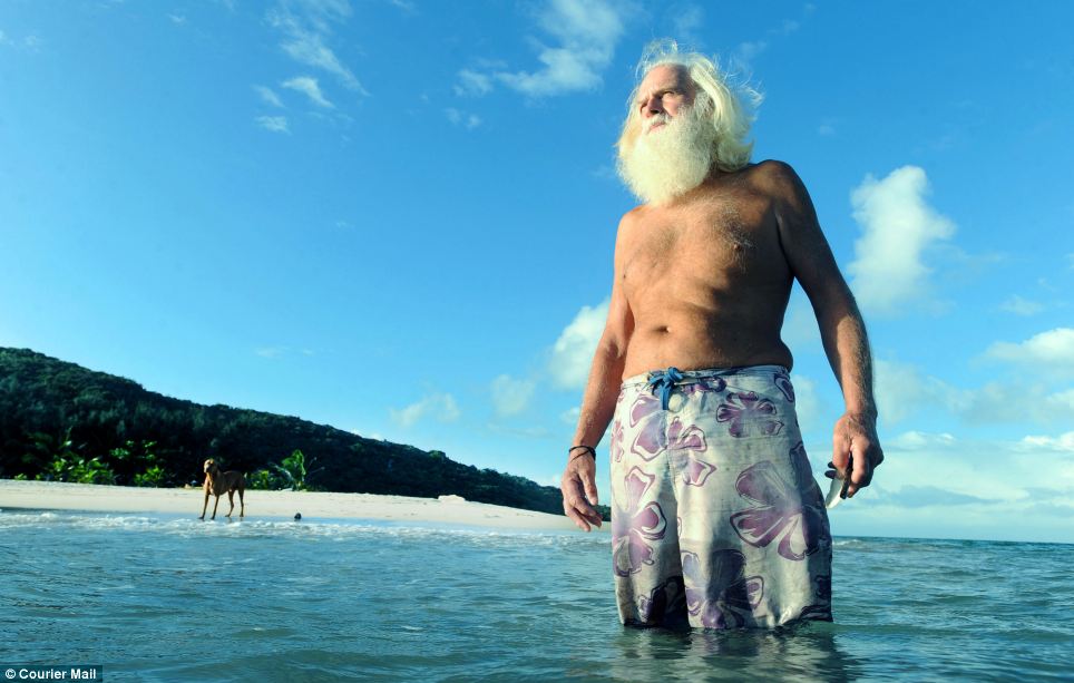 澳大利亚破产富豪独居荒岛25年,澳洲百万富翁荒野求生23年