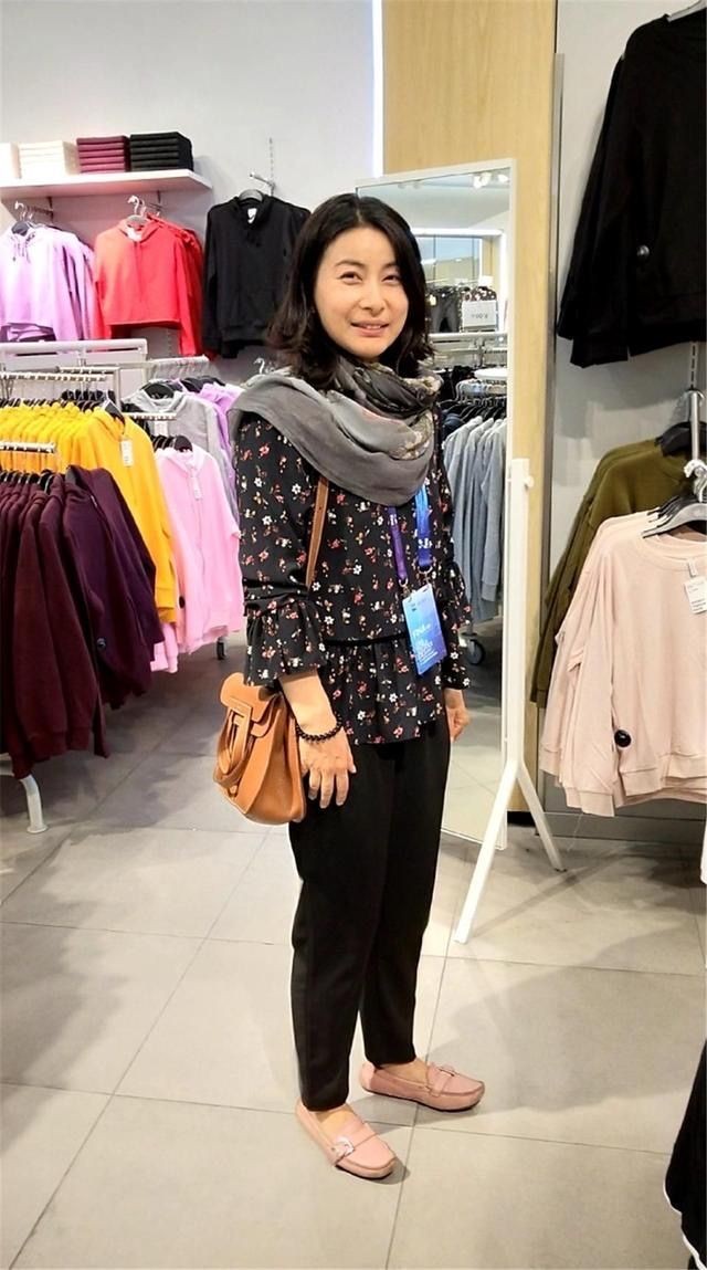 郭晶晶卖货直播,郭晶晶要自己赚钱养家吗