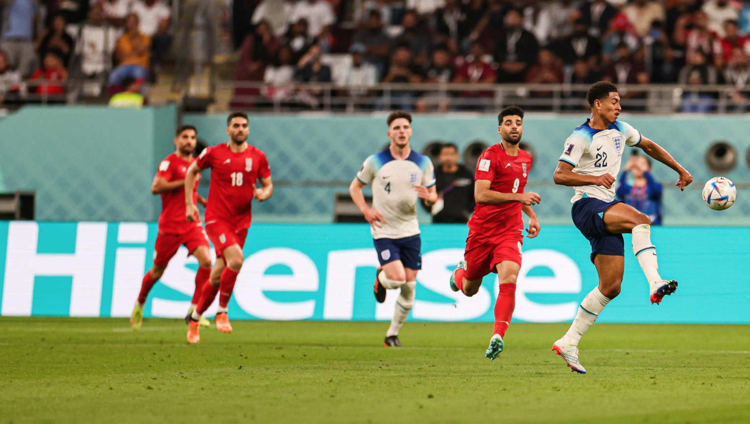 英格兰大胜被一暖心动作抢走风头，当事人发文解释后2小时获赞54万