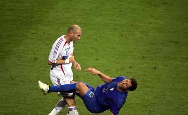 梅西历史地位仅次于贝利马拉多纳,足坛百大巨星之梅西