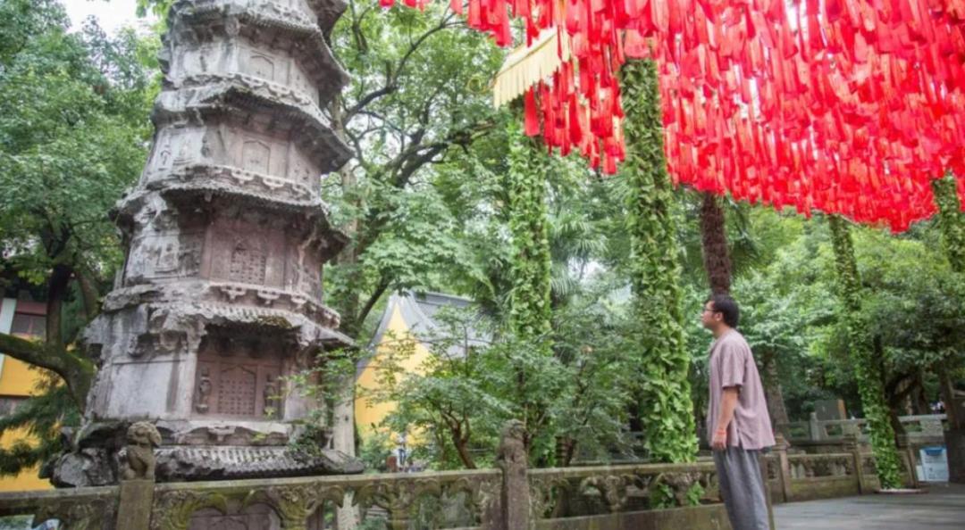 90后入职杭州灵隐寺,从灵隐寺回来辞职找不到工作了