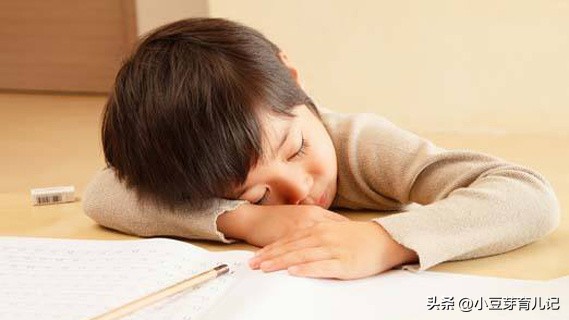 青春期小孩熬夜不睡觉家长怎么办,5岁男孩熬夜经常12点才睡