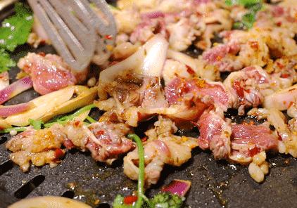 跨越三千公里！上过人生一串的「齐齐哈尔烤肉」，落户蜀都万达