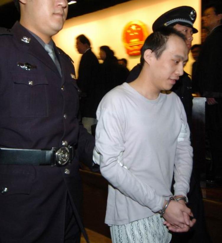 京城悍匪王立华犯罪全过程,王立华枪决前哭着忏悔